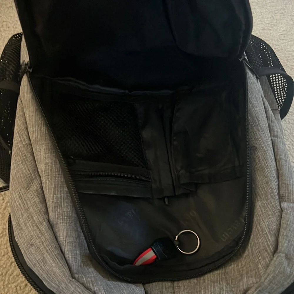 Matein Backpack - Picture 4 of 9